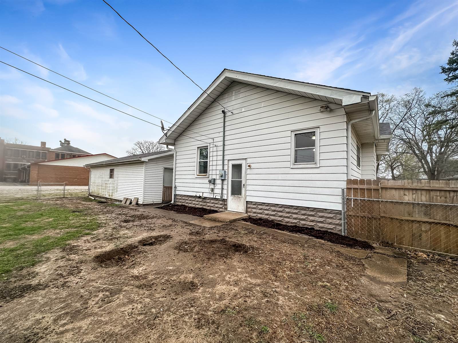 2908 College Ave, Terre Haute, IN 47803