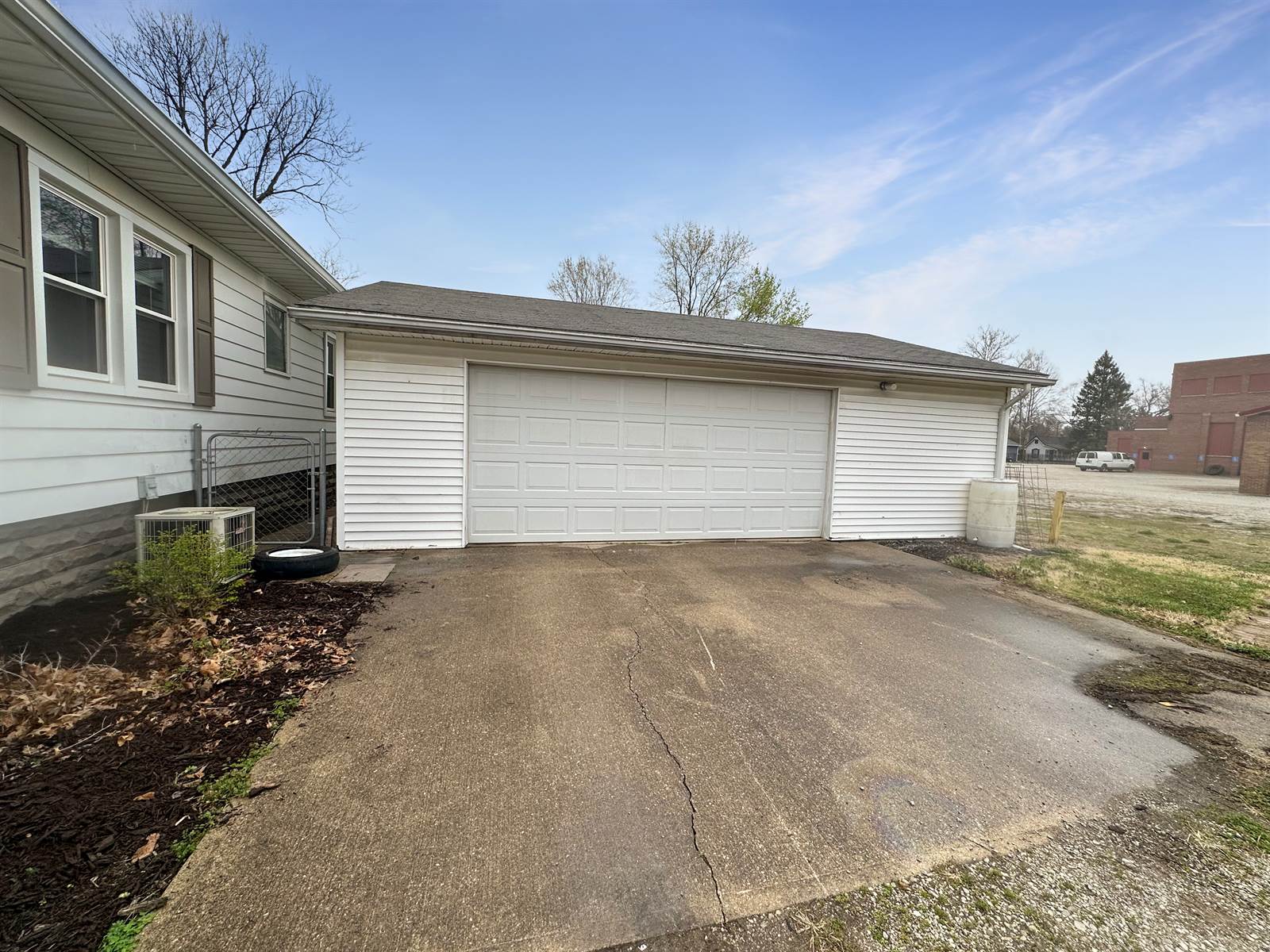 2908 College Ave, Terre Haute, IN 47803