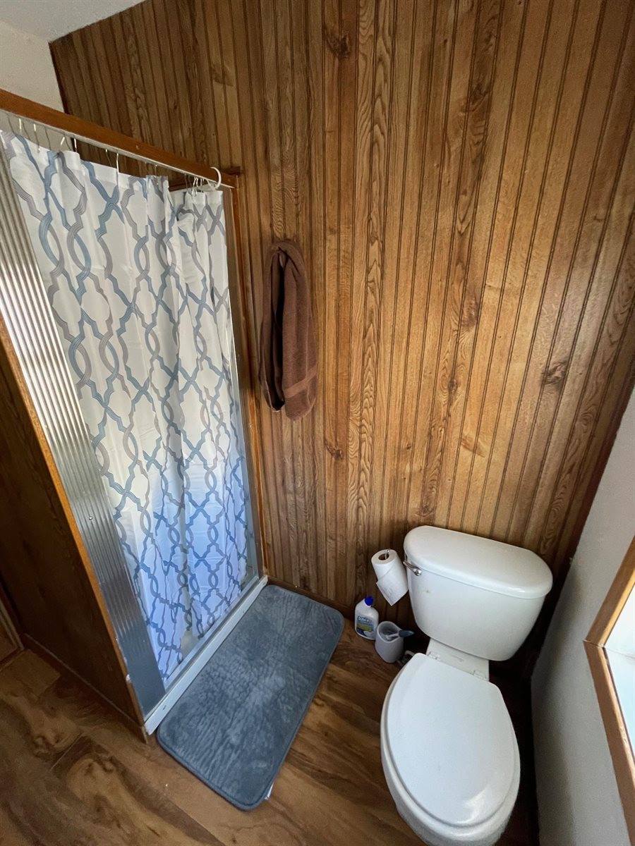 200 Hill, Spirit Lake, IA 51360