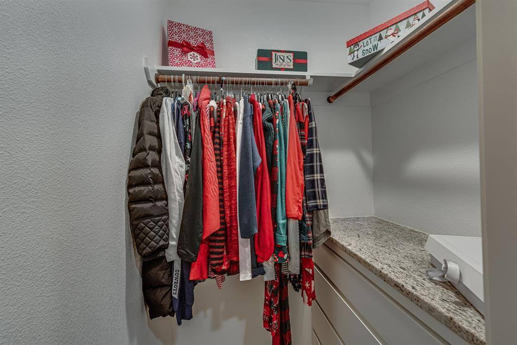 490 Black Champ Road, Waxahachie, TX 75167