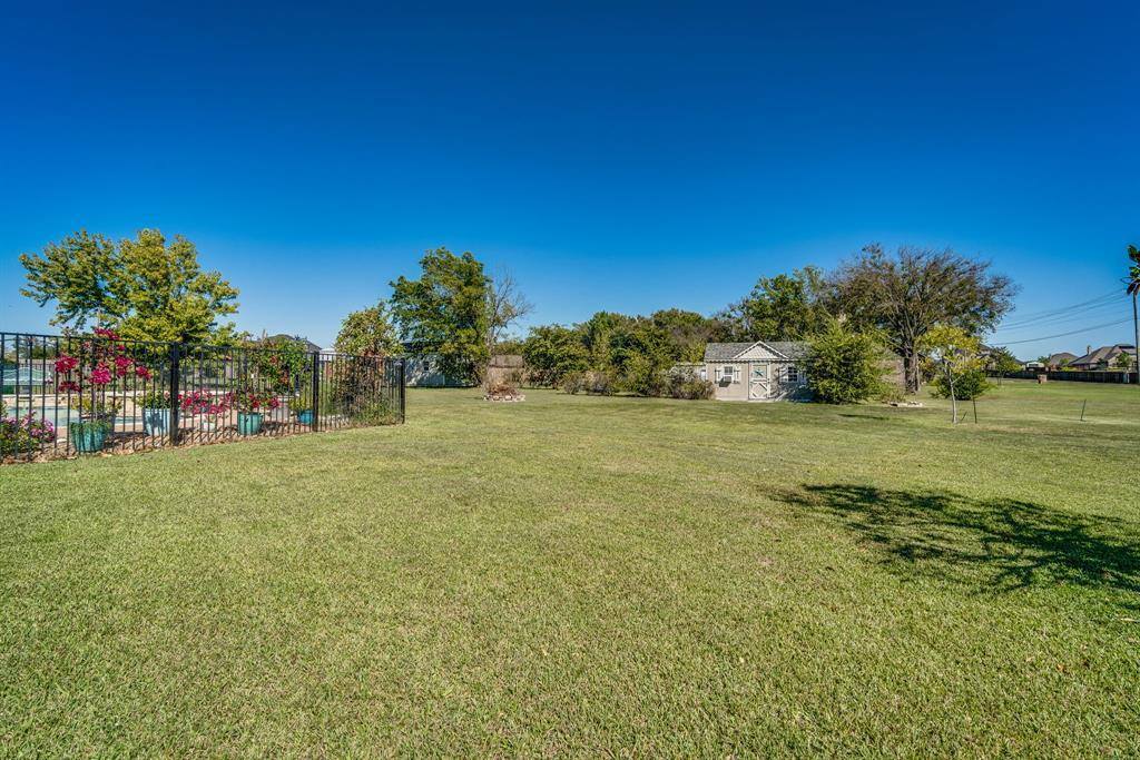 490 Black Champ Road, Waxahachie, TX 75167