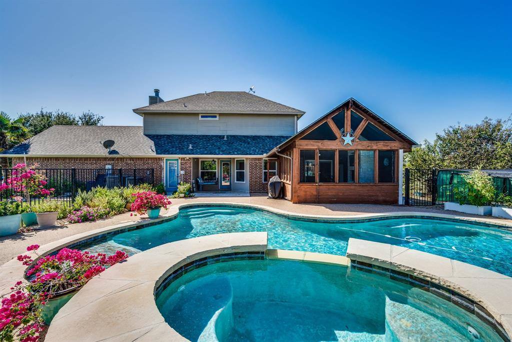 490 Black Champ Road, Waxahachie, TX 75167