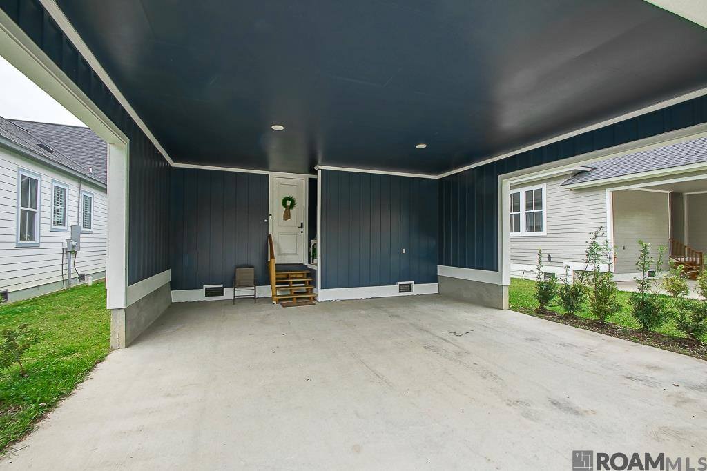 12760 St Lucia Dr, Maurepas, LA 70449