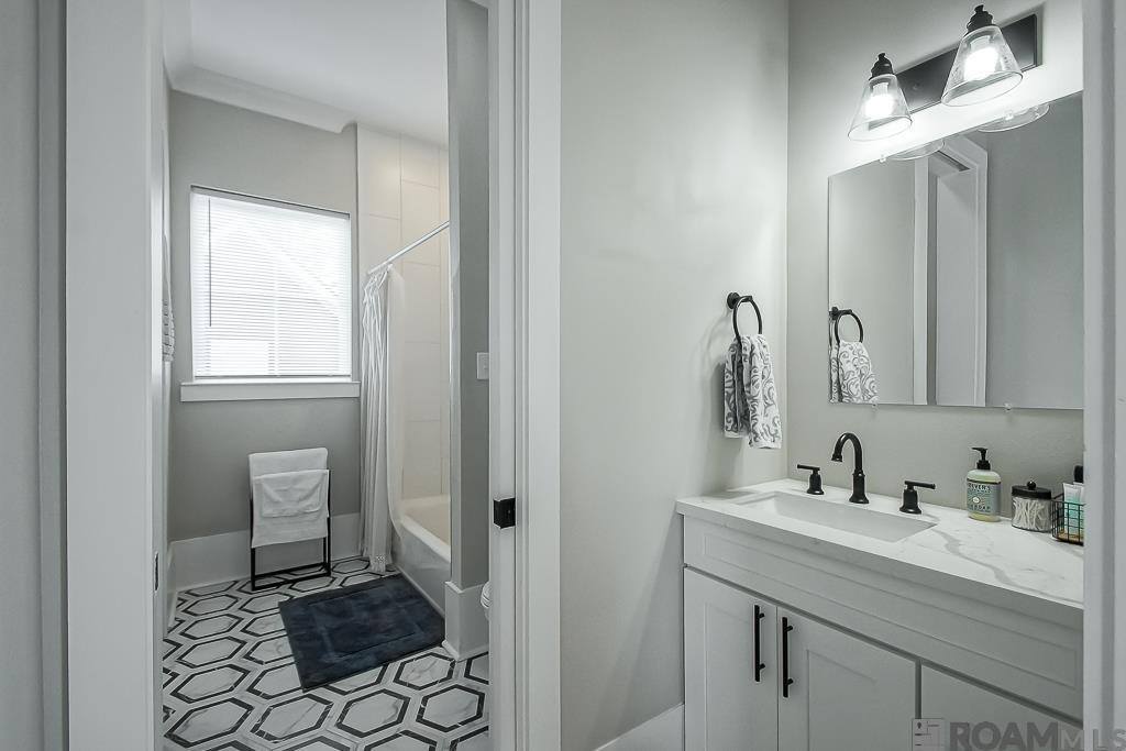 12764 St Lucia Dr, Maurepas, LA 70449