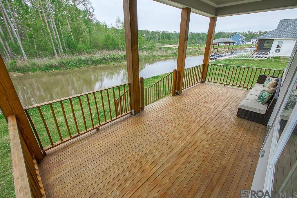 12764 St Lucia Dr, Maurepas, LA 70449