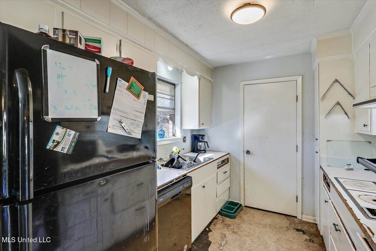 202 Simmons Drive, Clinton, MS 39056