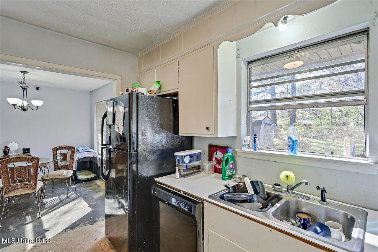 202 Simmons Drive, Clinton, MS 39056