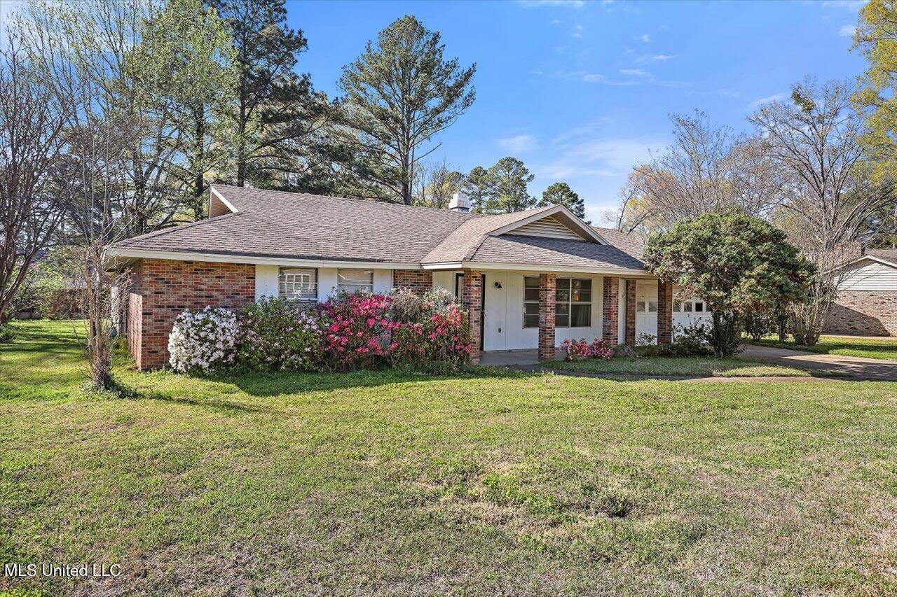 202 Simmons Drive, Clinton, MS 39056