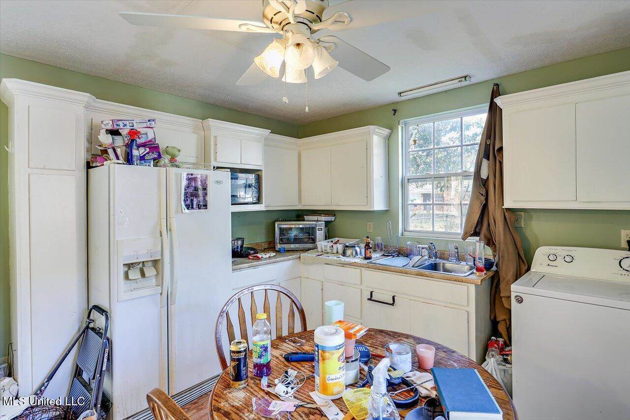 202 Simmons Drive, Clinton, MS 39056