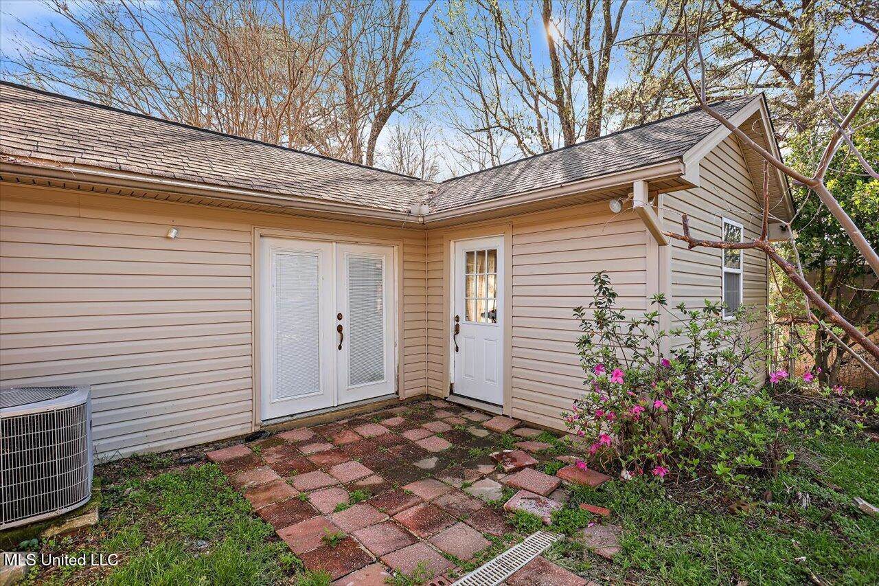 202 Simmons Drive, Clinton, MS 39056