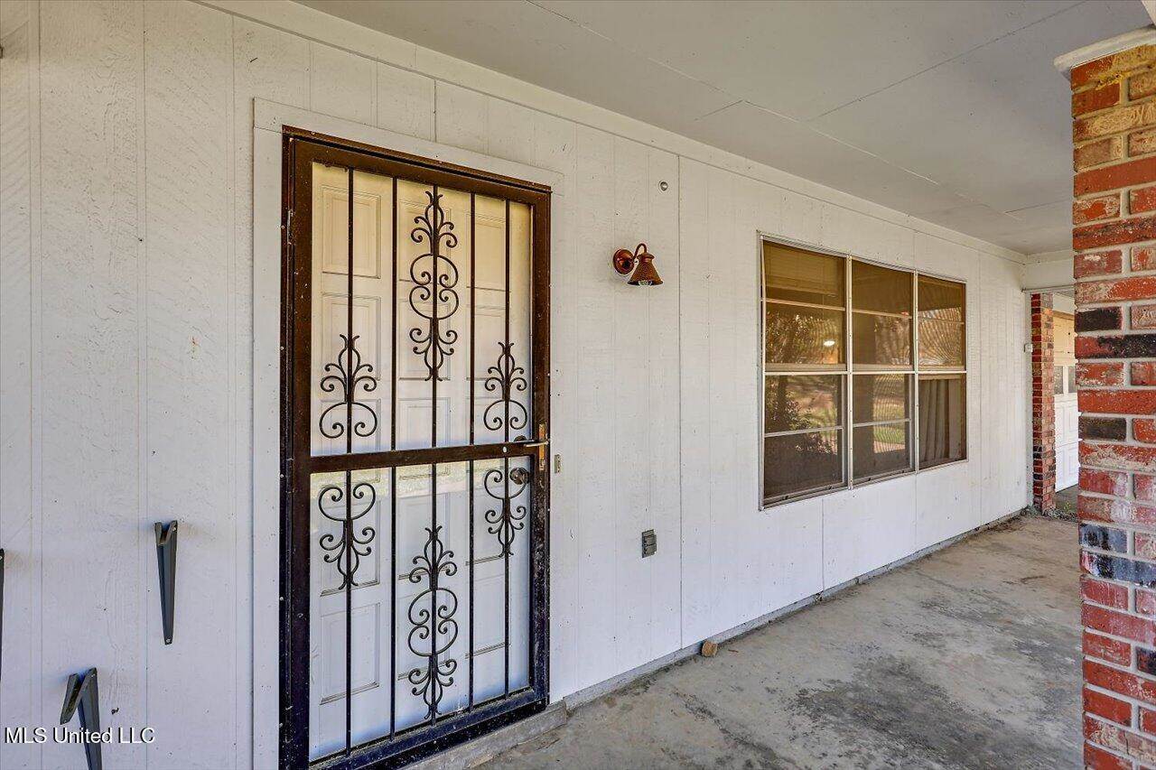 202 Simmons Drive, Clinton, MS 39056