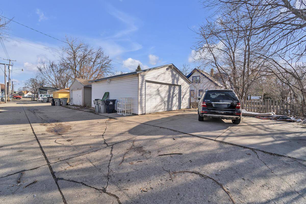 4831 N 70th STREET, Milwaukee, WI 53218