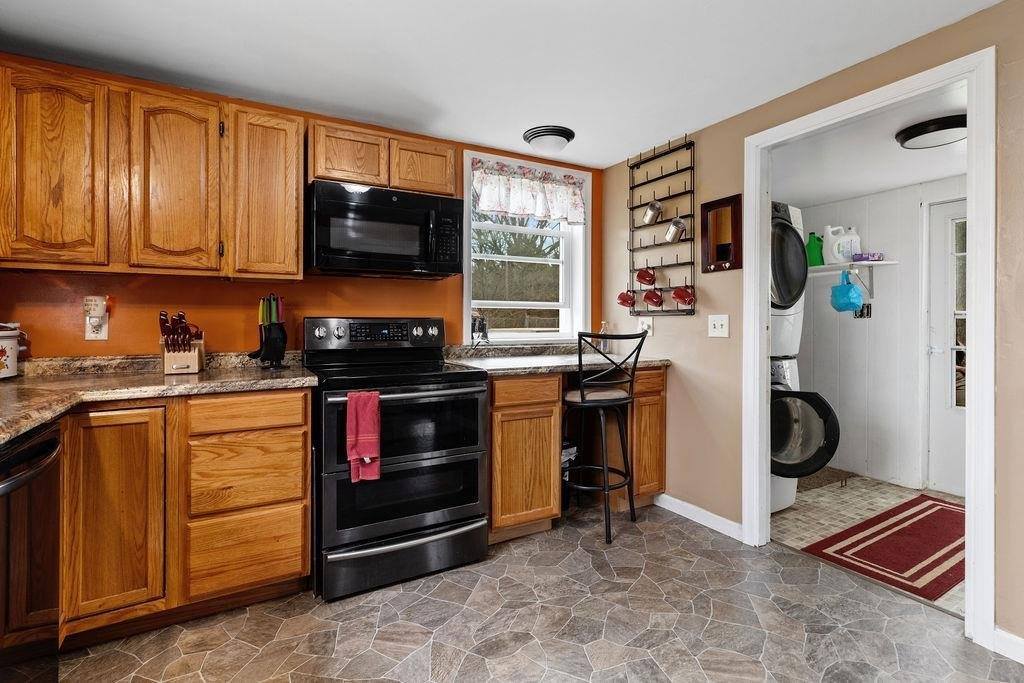 696 Indian Mound Rd, Staunton, VA 24401