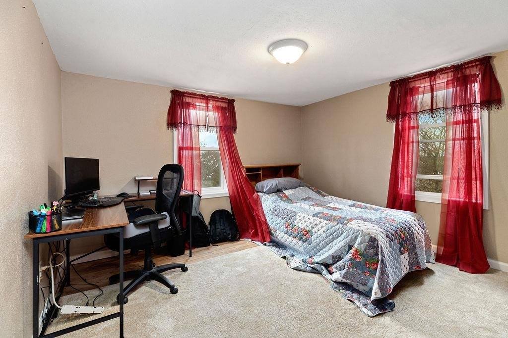 696 Indian Mound Rd, Staunton, VA 24401