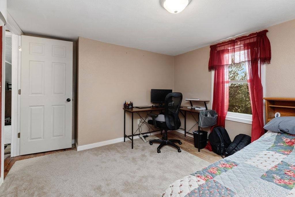 696 Indian Mound Rd, Staunton, VA 24401
