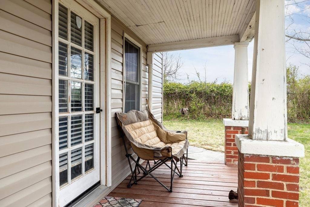 696 Indian Mound Rd, Staunton, VA 24401