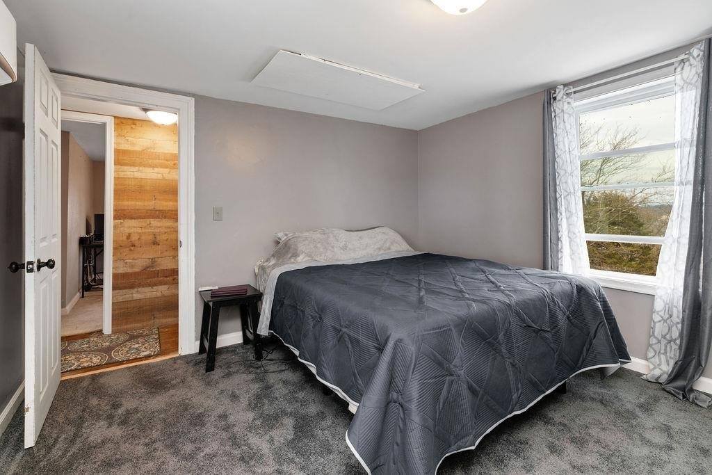 696 Indian Mound Rd, Staunton, VA 24401