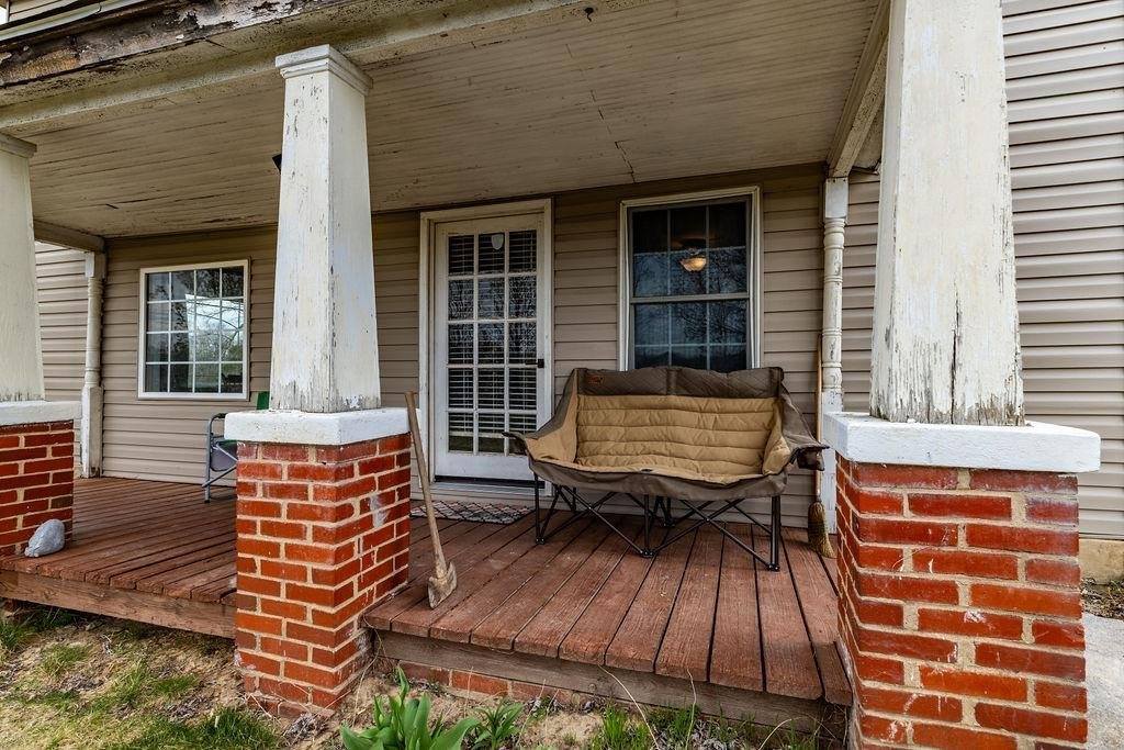 696 Indian Mound Rd, Staunton, VA 24401