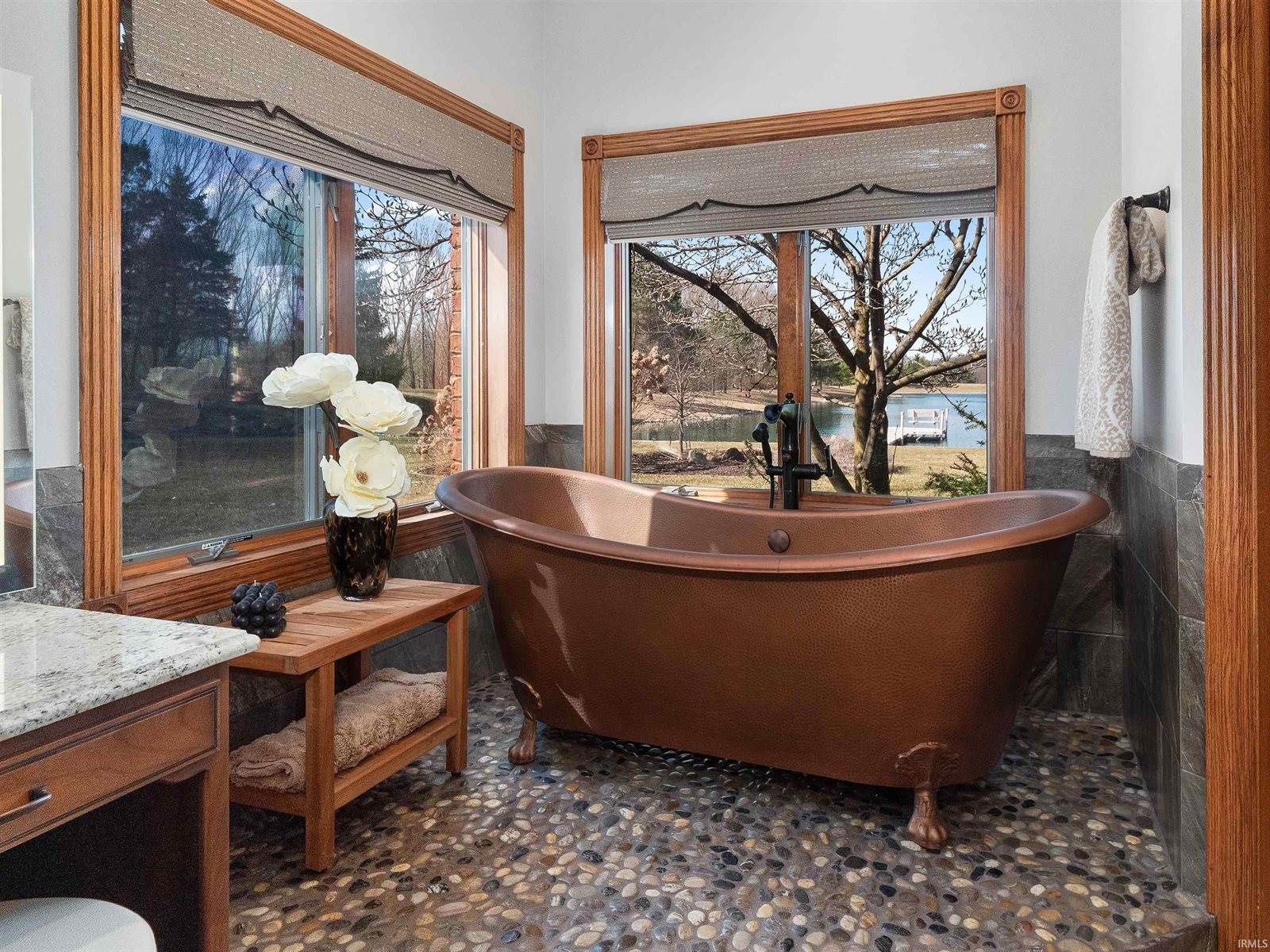 16702 Tonkel Road, Leo, IN 46765