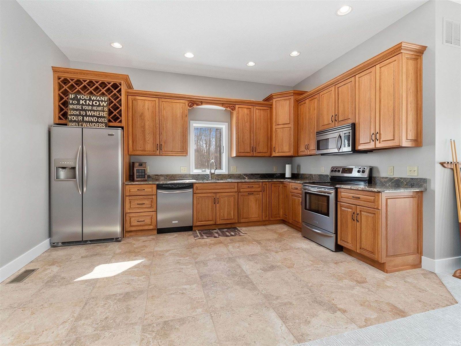 16702 Tonkel Road, Leo, IN 46765