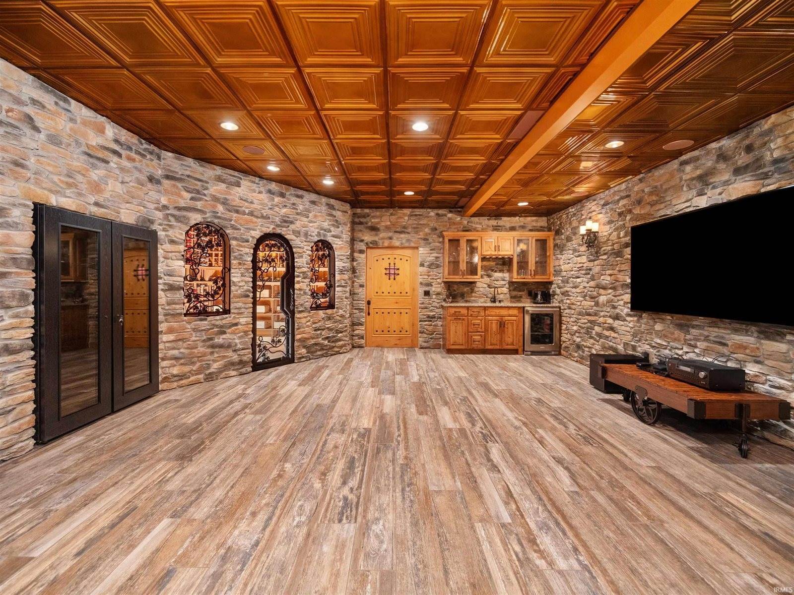 16702 Tonkel Road, Leo, IN 46765