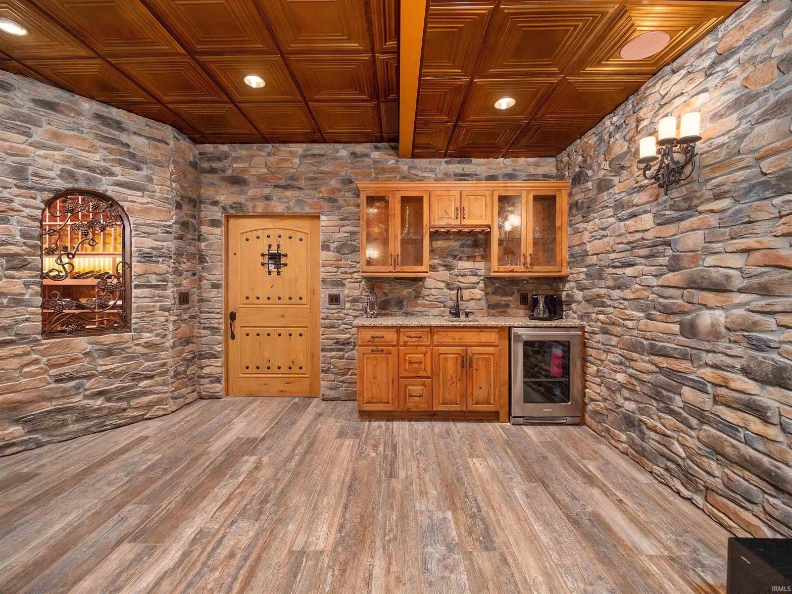 16702 Tonkel Road, Leo, IN 46765