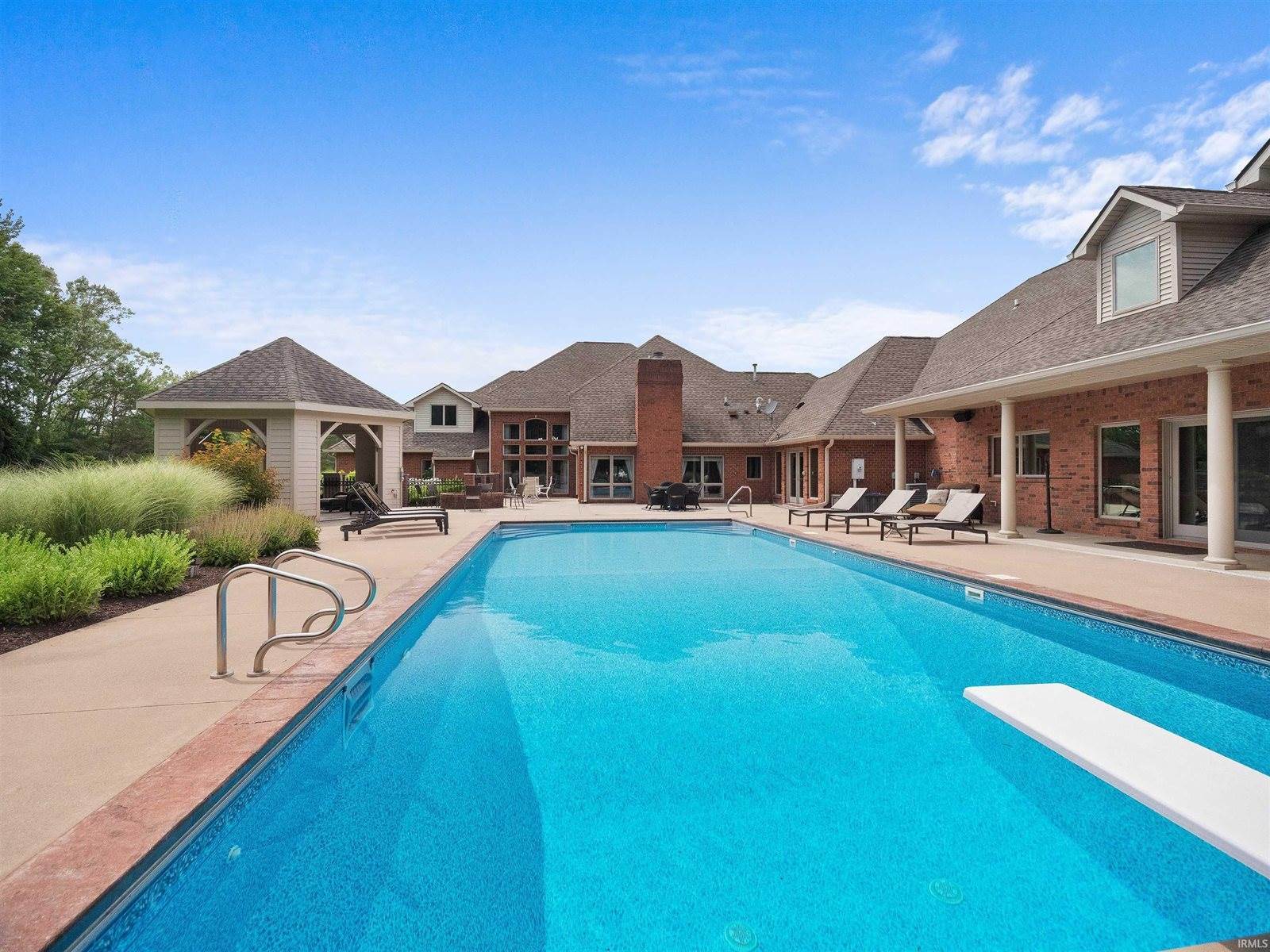 16702 Tonkel Road, Leo, IN 46765