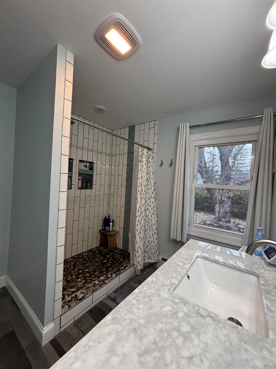 200 Mayo Road, Hampden, ME 04444