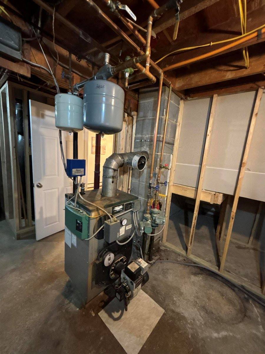 200 Mayo Road, Hampden, ME 04444