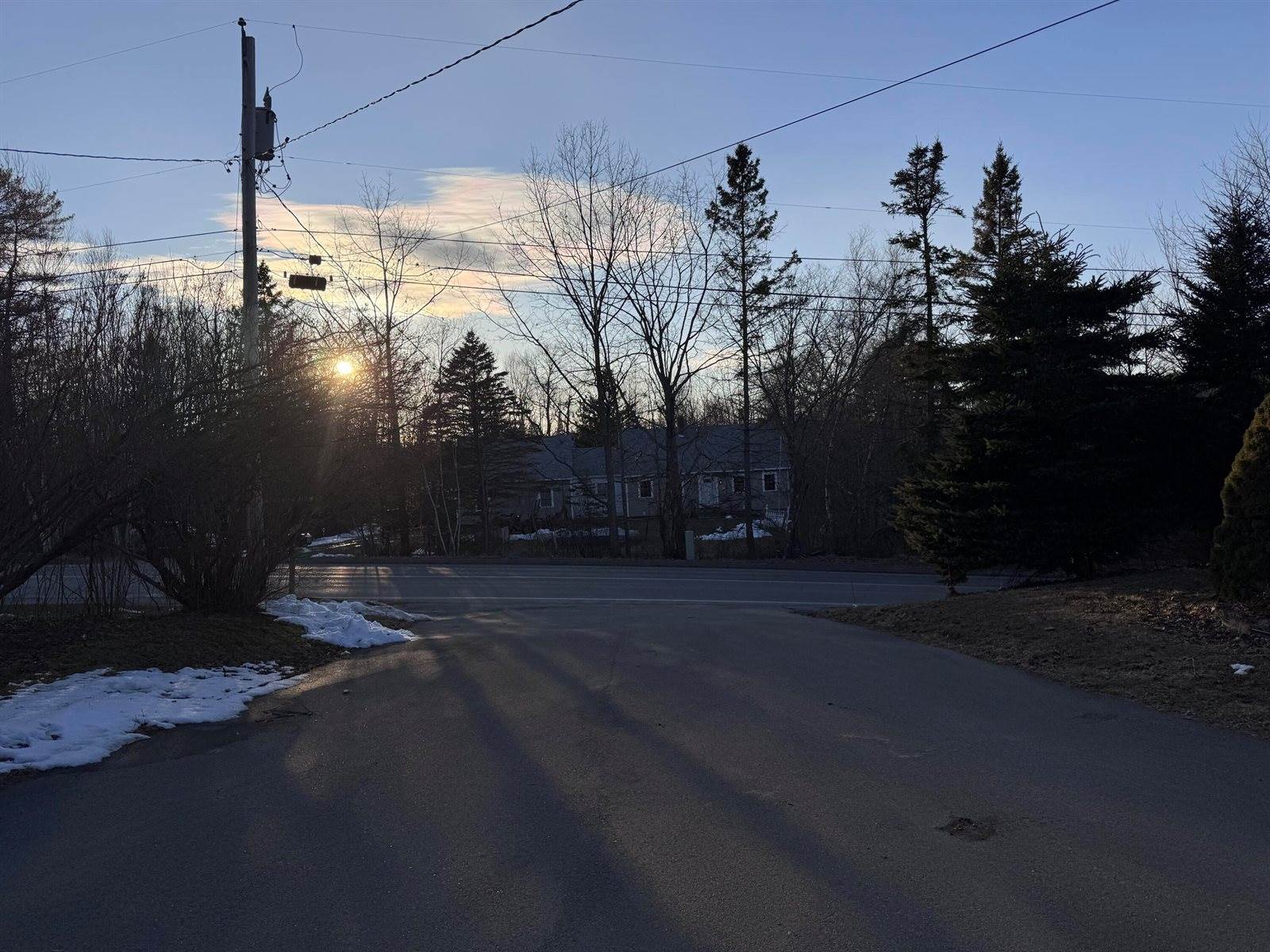 200 Mayo Road, Hampden, ME 04444