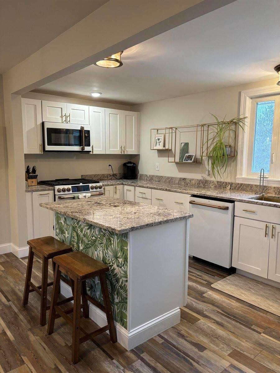 200 Mayo Road, Hampden, ME 04444