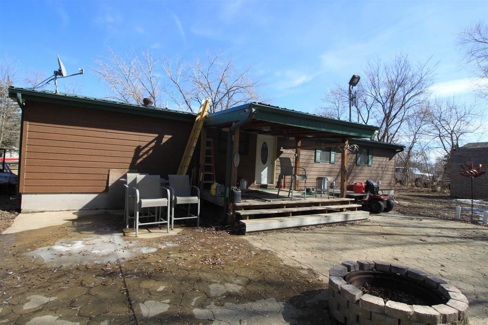 1500 73rd St SE, Minot, ND 58701