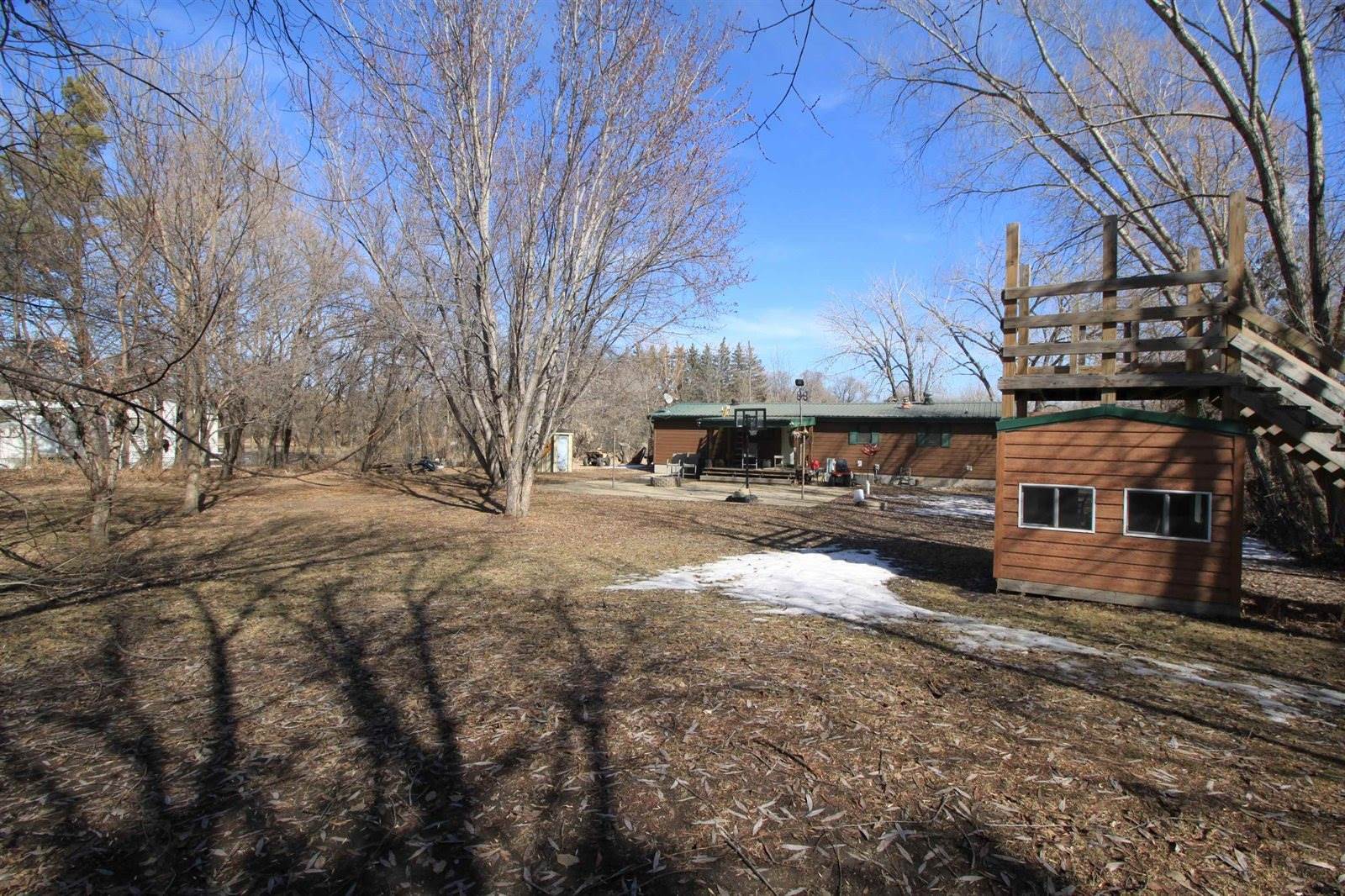 1500 73rd St SE, Minot, ND 58701