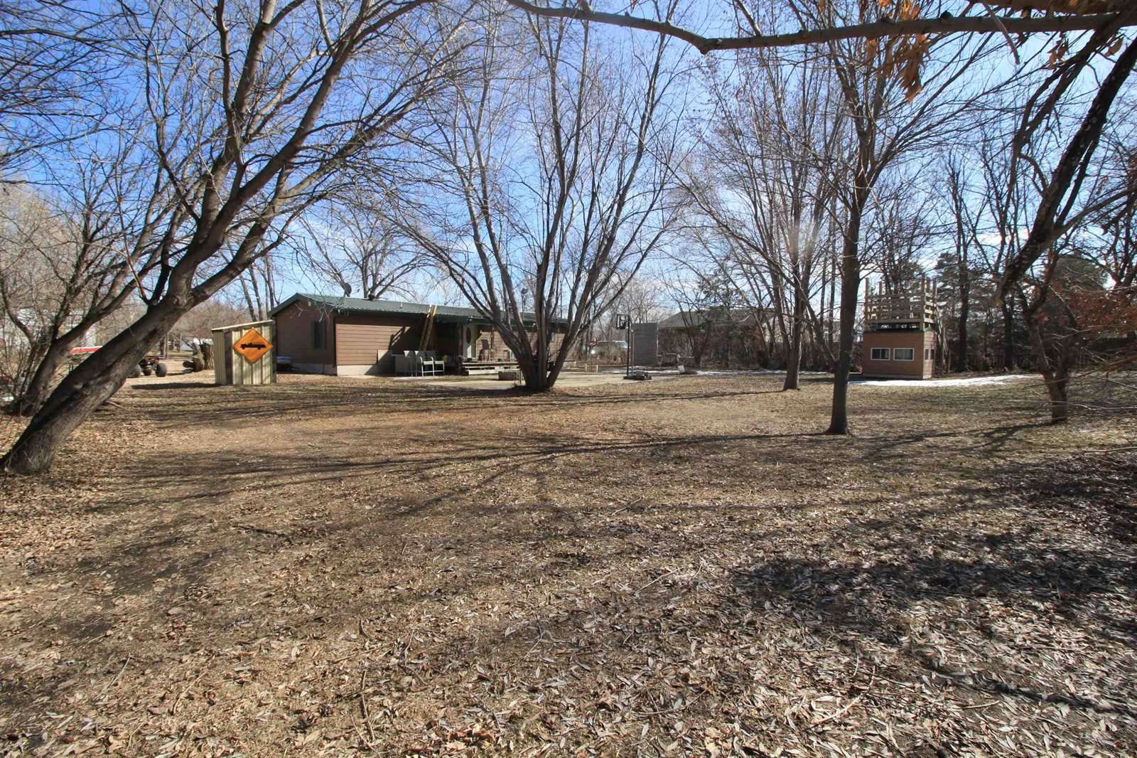 1500 73rd St SE, Minot, ND 58701