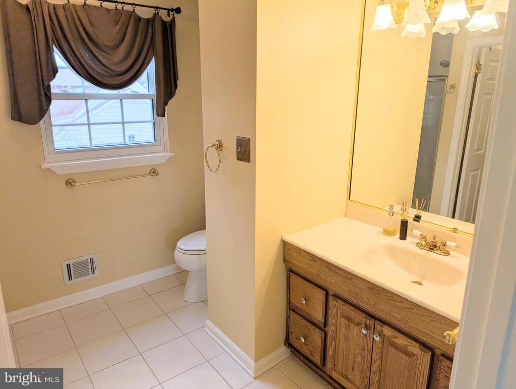 8866 Olde Mill Run, Manassas, VA 20110