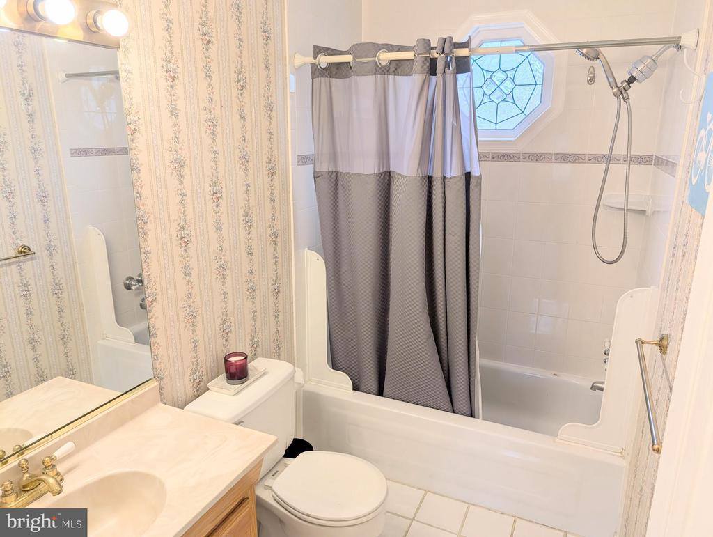8866 Olde Mill Run, Manassas, VA 20110