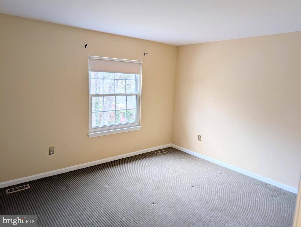 8866 Olde Mill Run, Manassas, VA 20110