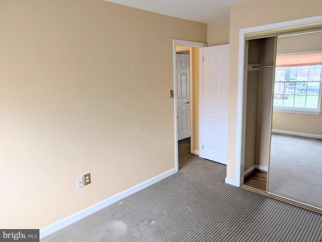 8866 Olde Mill Run, Manassas, VA 20110