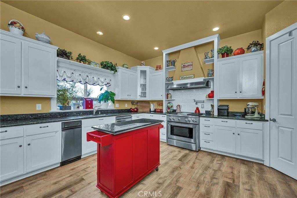 8902 Fox Drive, Cobb, CA 95426