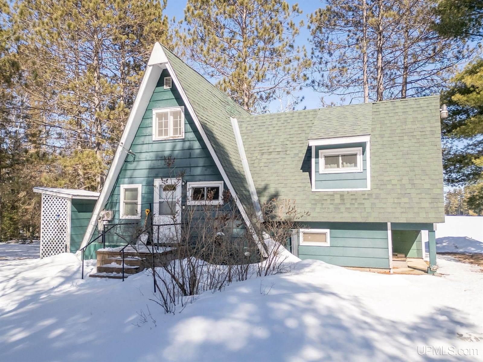 1320 S Helen Lake Road, Ishpeming, MI 49849