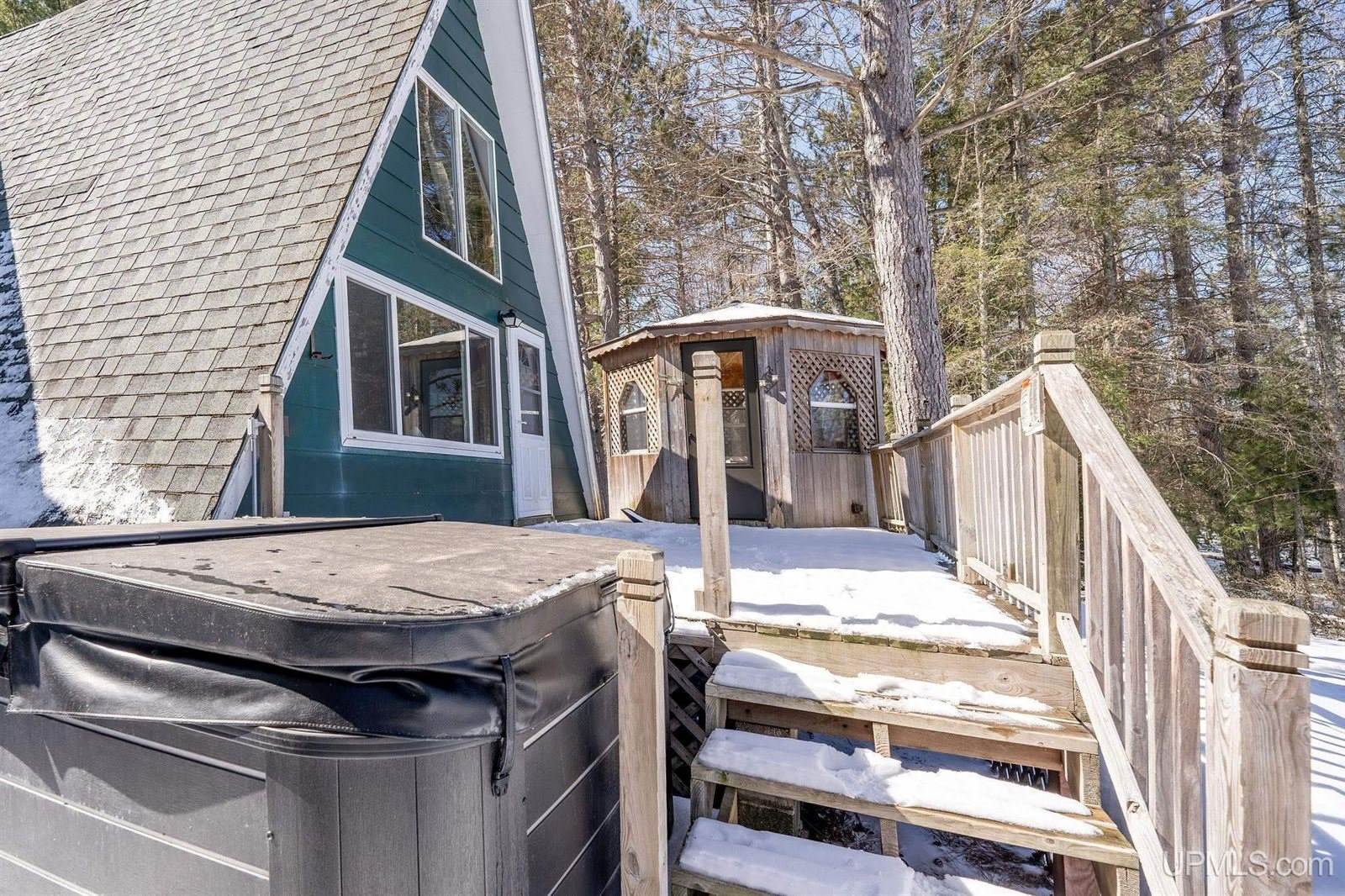 1320 S Helen Lake Road, Ishpeming, MI 49849