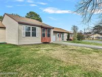 15 Alpine Road, Whiting, NJ 08759