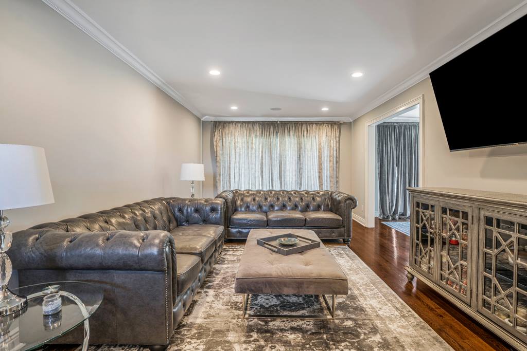 10 Powder Horn Dr, Morris Township, NJ 07960