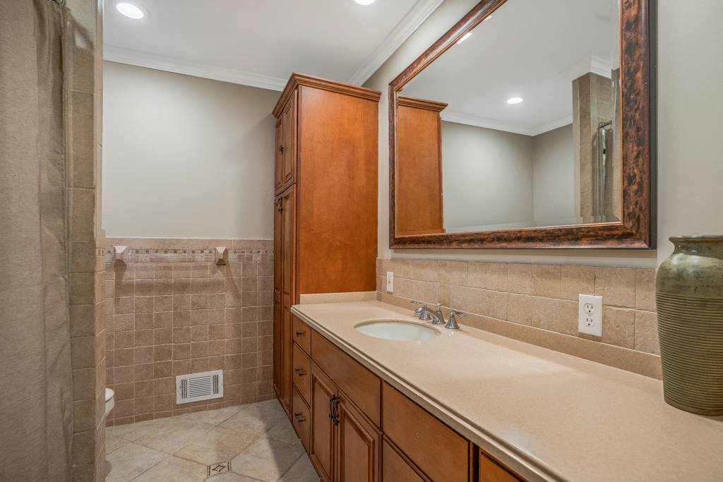 10 Powder Horn Dr, Morris Township, NJ 07960