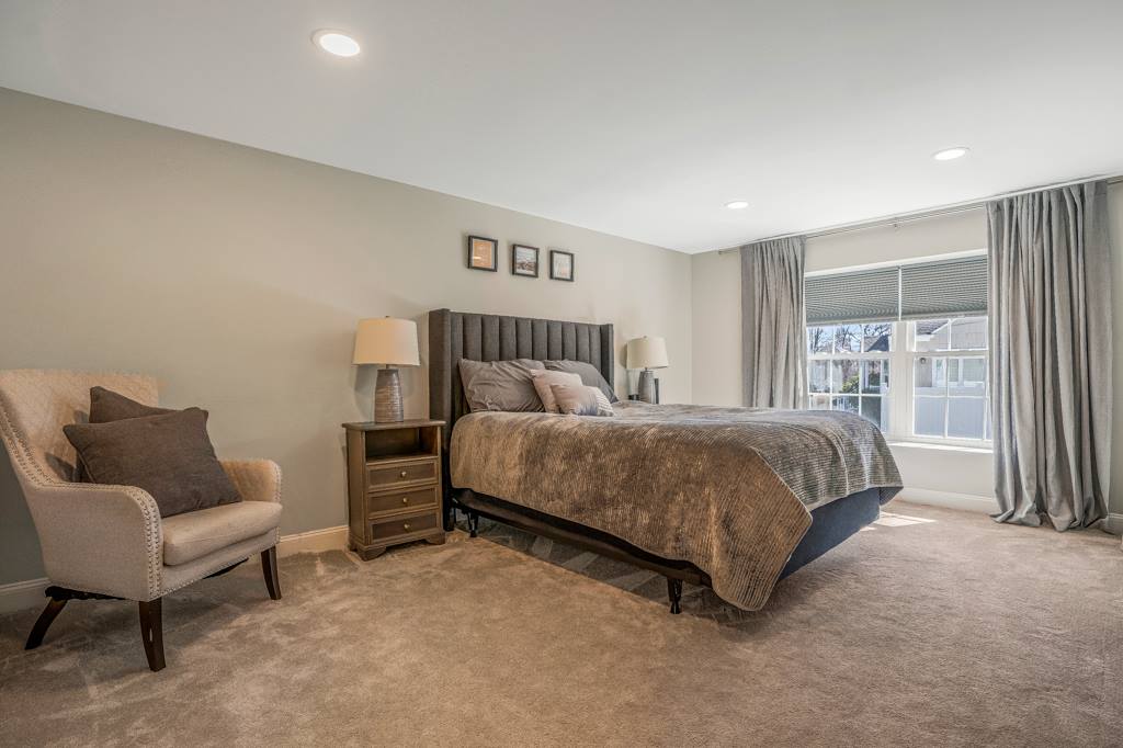 10 Powder Horn Dr, Morris Township, NJ 07960