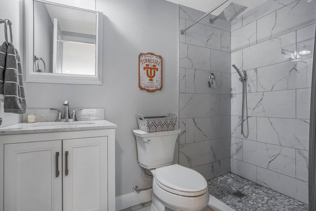 10 Powder Horn Dr, Morris Township, NJ 07960