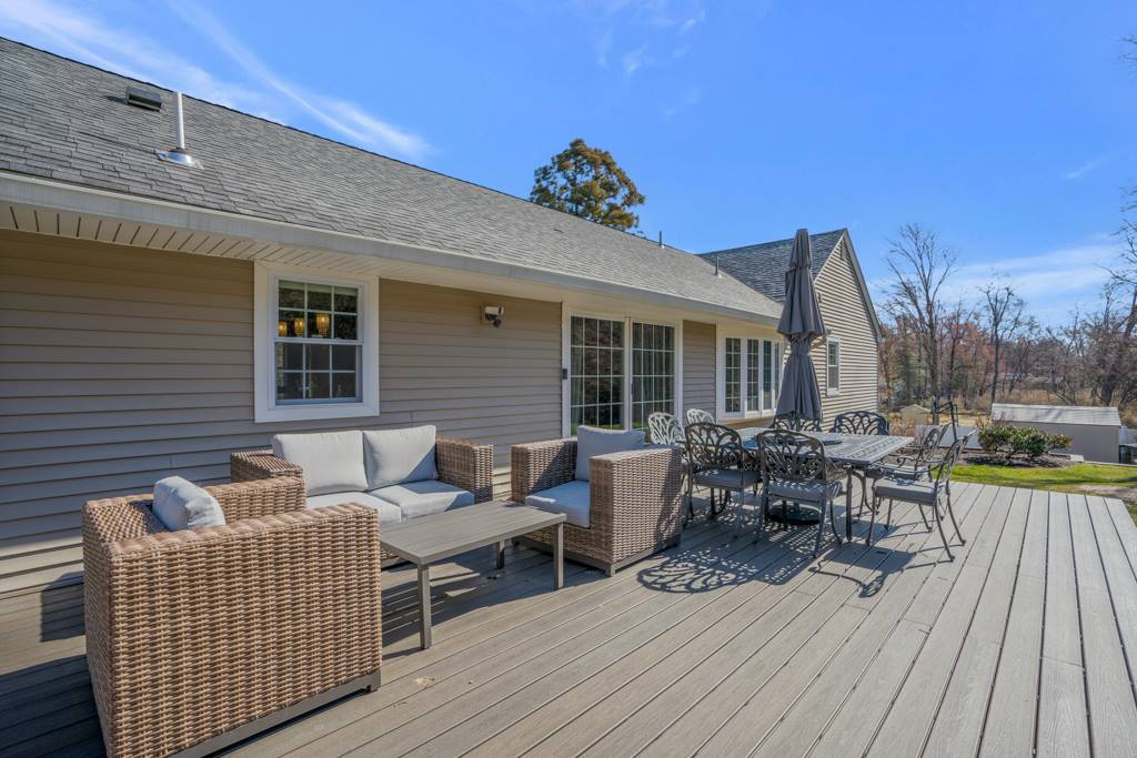 10 Powder Horn Dr, Morris Township, NJ 07960