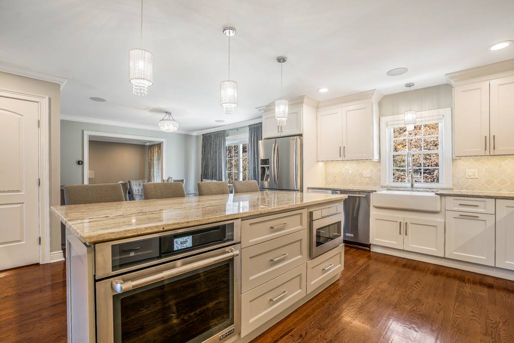 10 Powder Horn Dr, Morris Township, NJ 07960