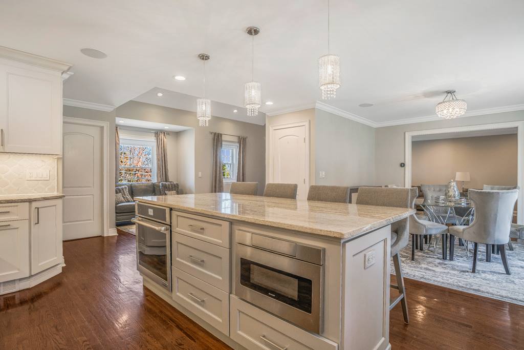 10 Powder Horn Dr, Morris Township, NJ 07960