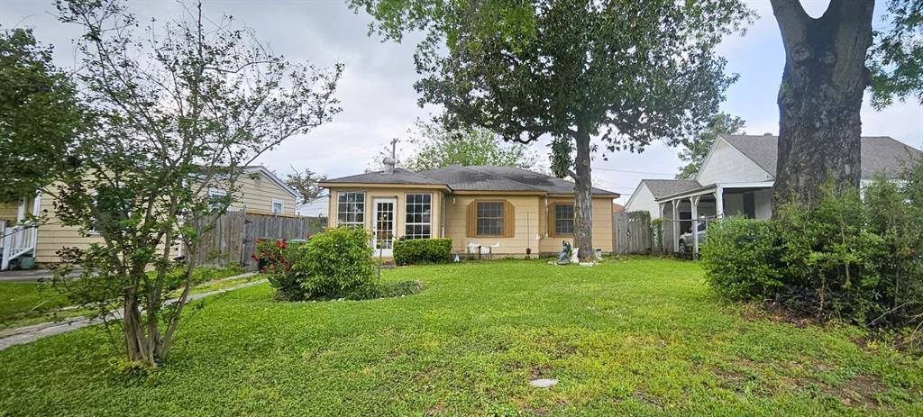 7567 Satsuma Street, Houston, TX 77023